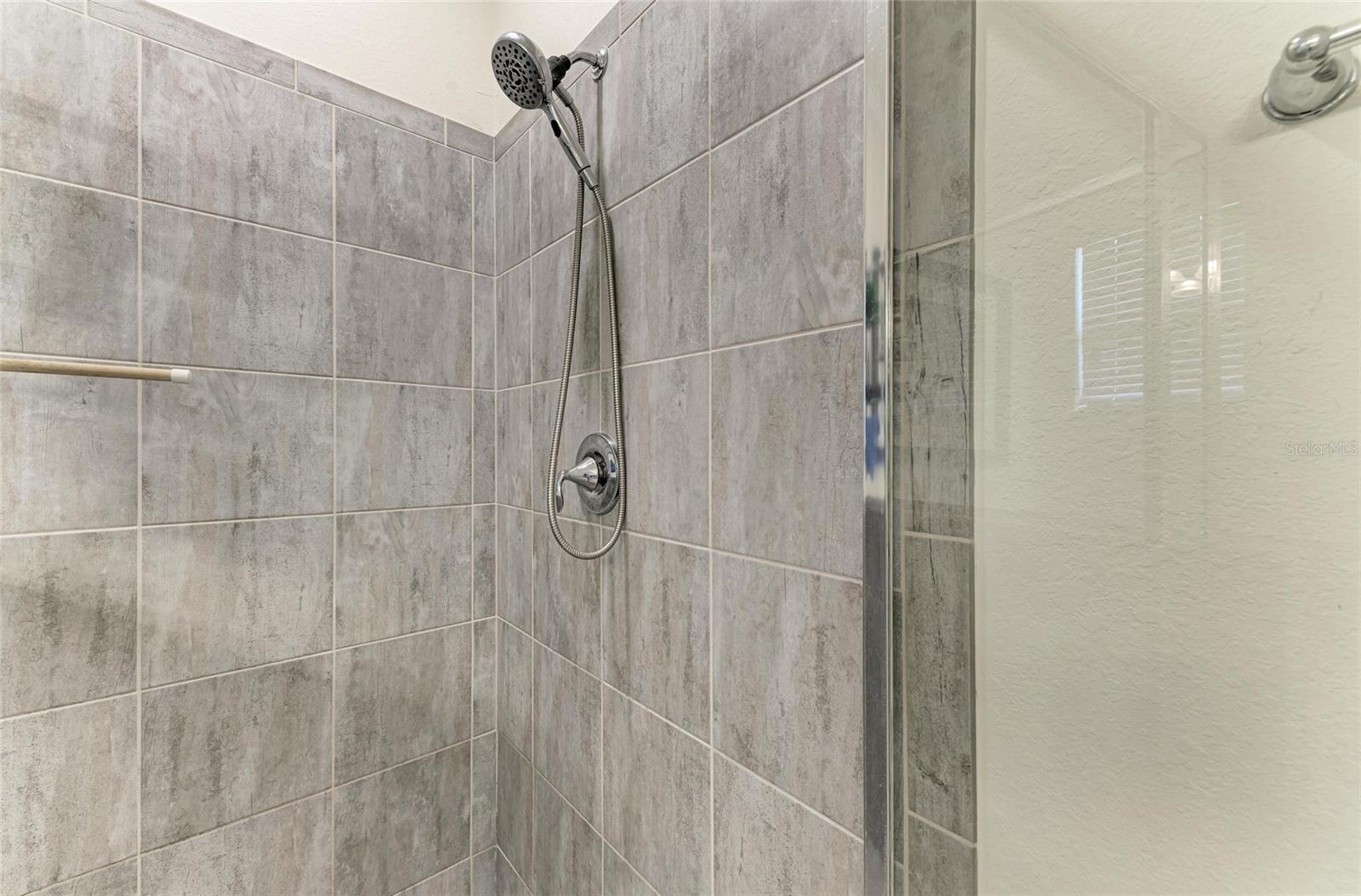 10221 LOCH LOMOND DR, BRADENTON, FL, 34211