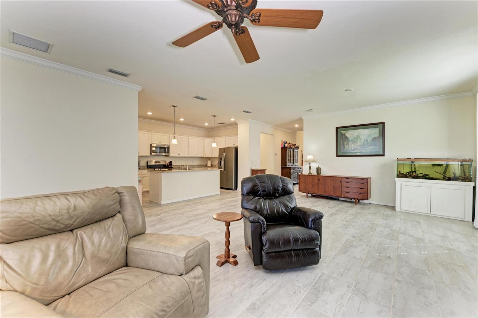 10221 LOCH LOMOND DR, BRADENTON, FL, 34211