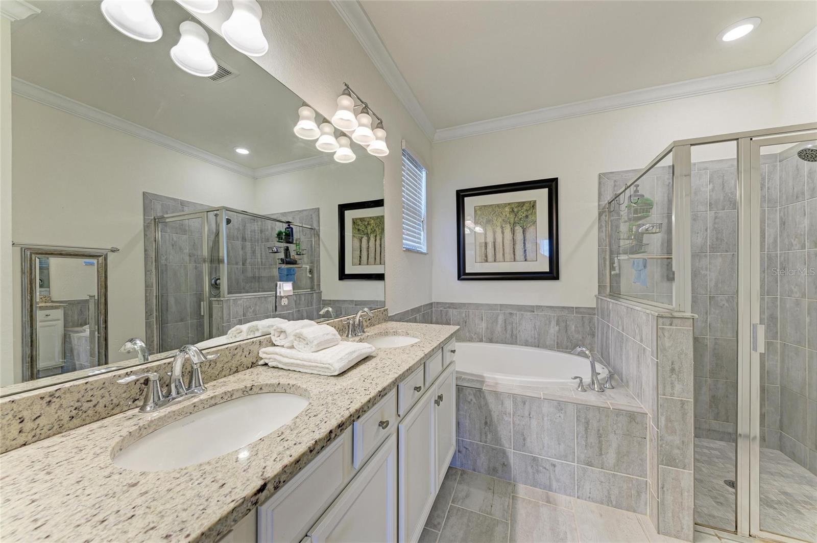 10221 LOCH LOMOND DR, BRADENTON, FL, 34211