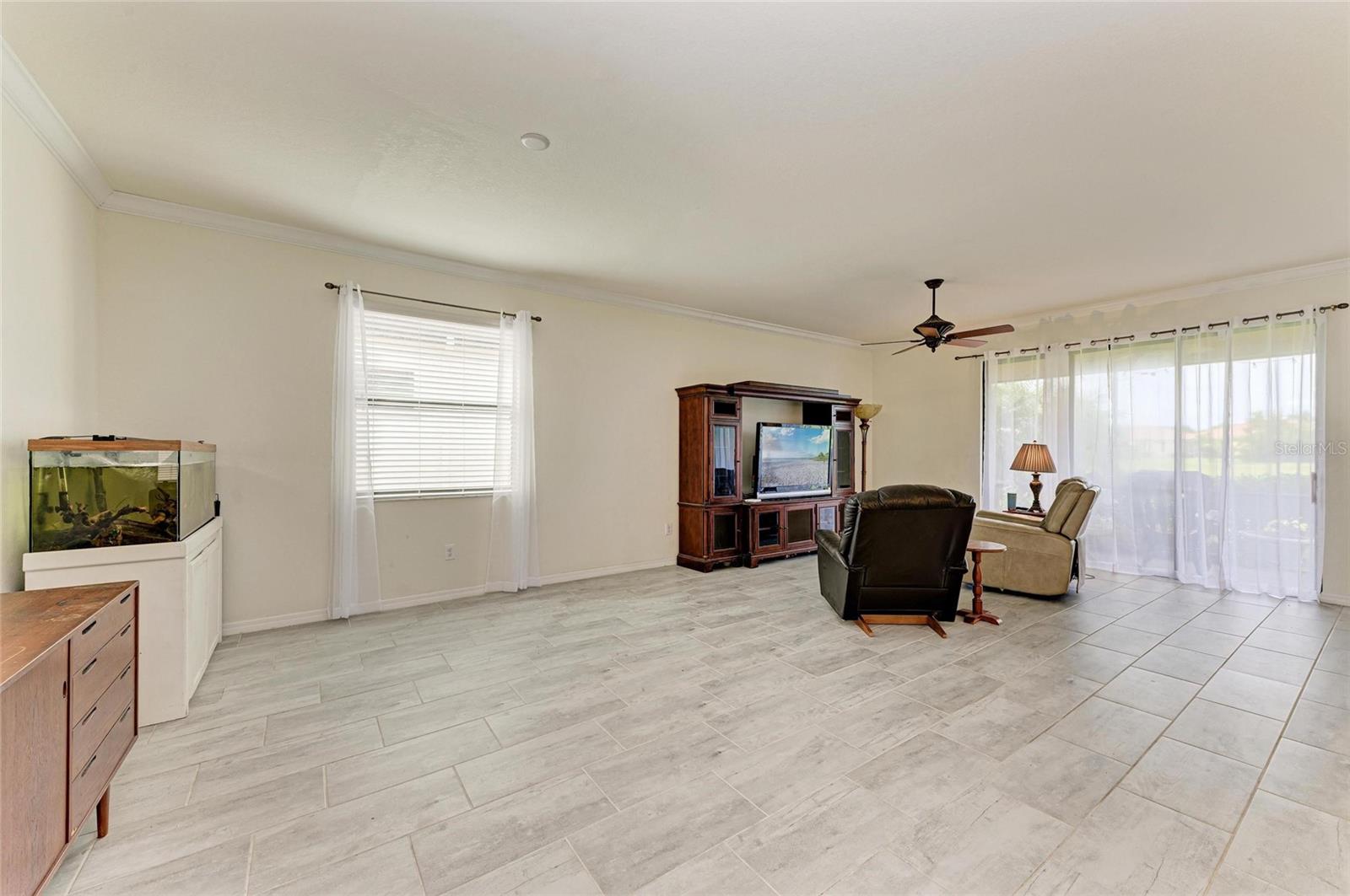 10221 LOCH LOMOND DR, BRADENTON, FL, 34211