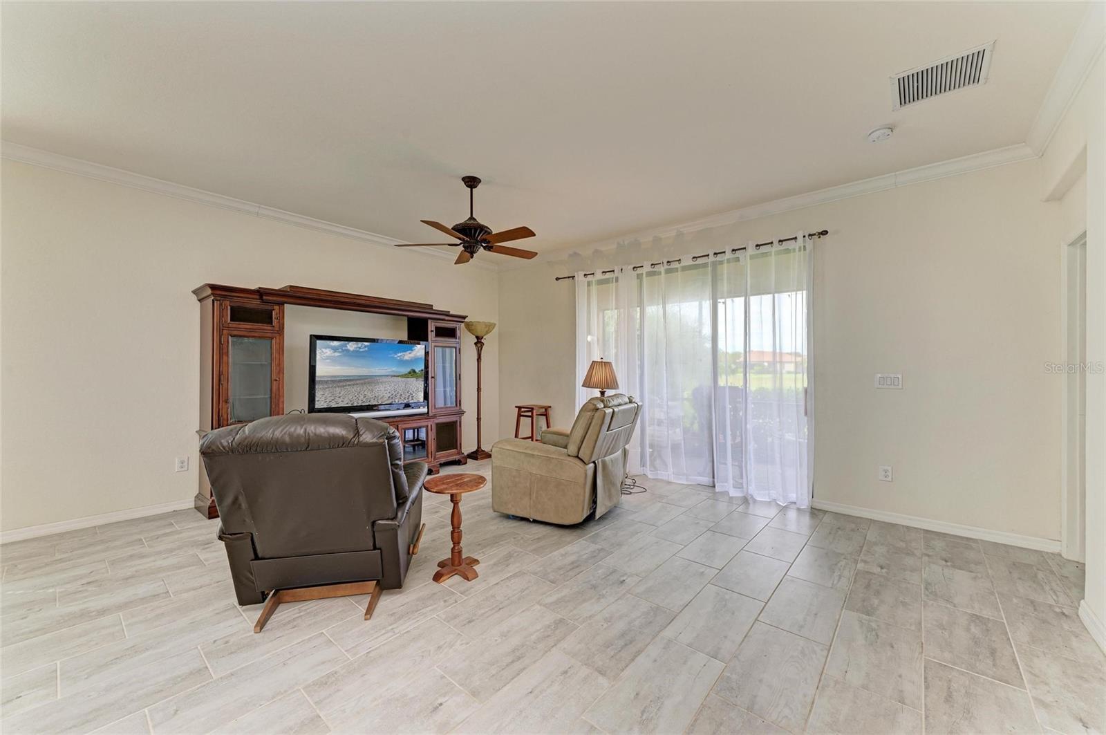 10221 LOCH LOMOND DR, BRADENTON, FL, 34211