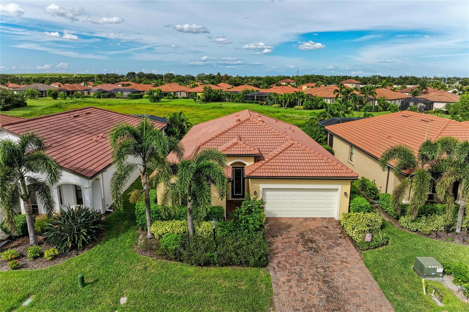 10221 LOCH LOMOND DR, BRADENTON, FL, 34211