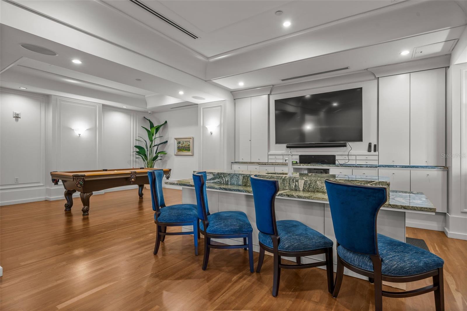A4665964 Property Photo