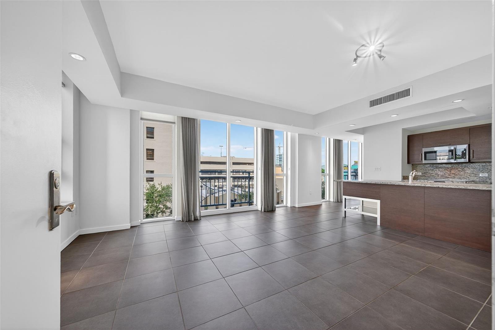 A4665964 Property Photo