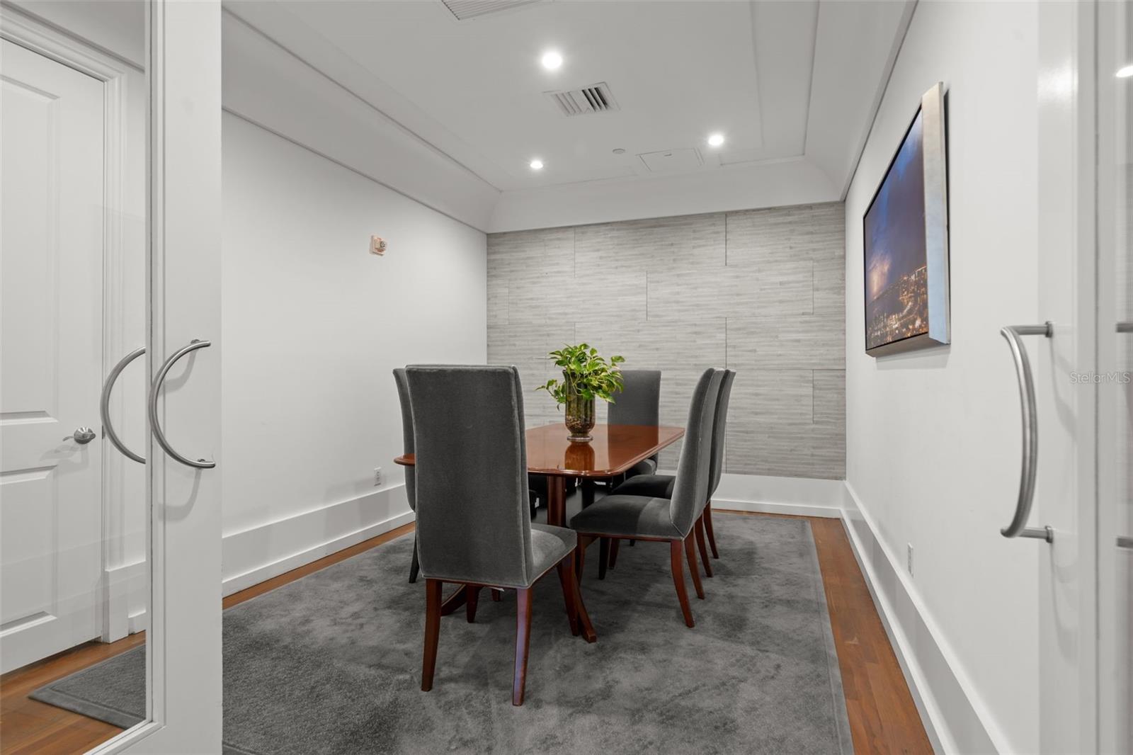 A4665964 Property Photo