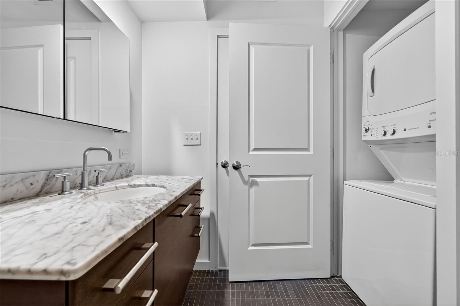 A4665964 Property Photo