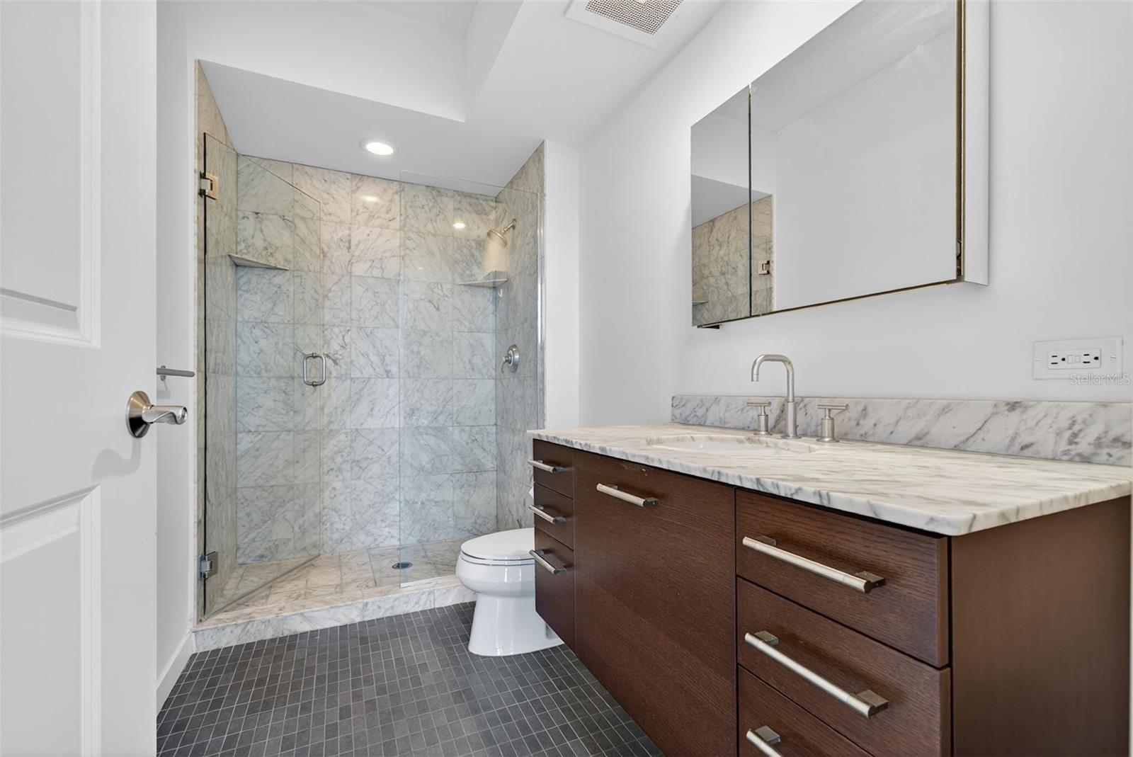 A4665964 Property Photo