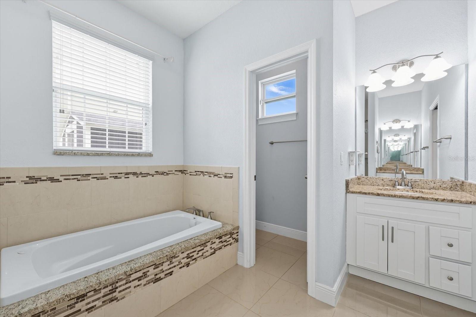 4208 N HOWARD AVE, TAMPA, FL, 33607