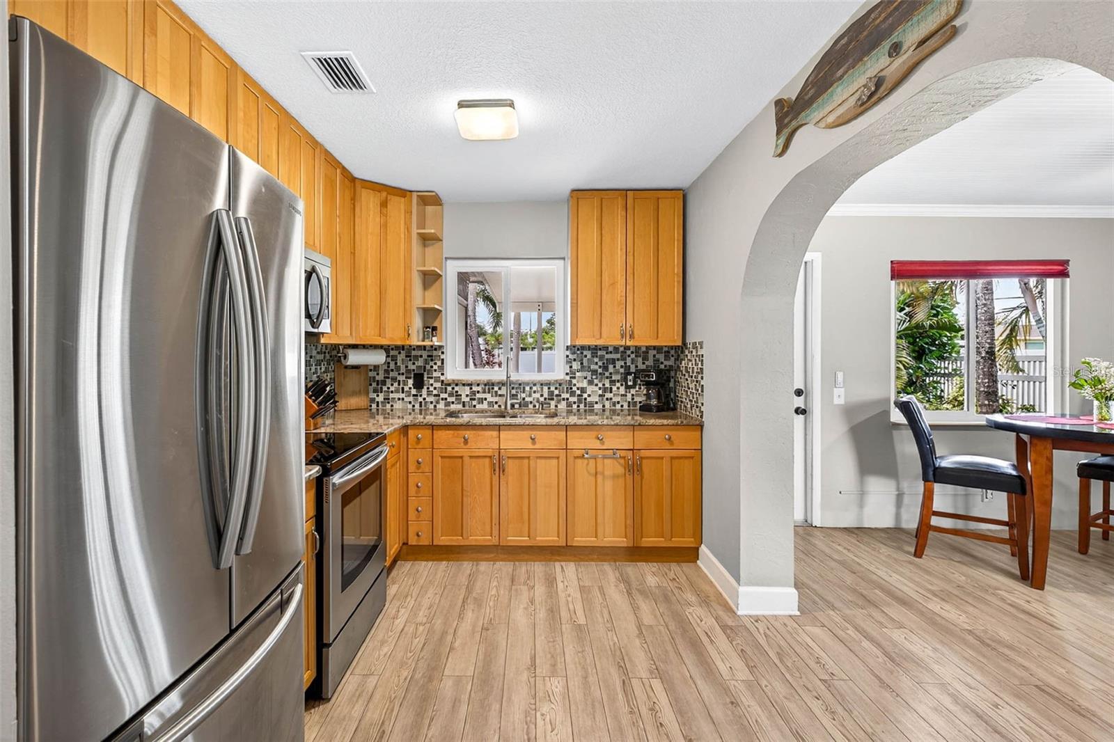 5519 COMMONWEALTH AVE N, ST PETERSBURG, FL, 33703