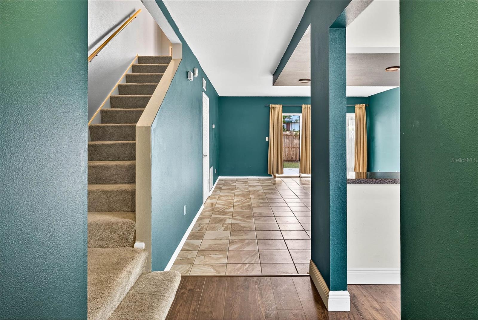 10008 OAK HILL DR, TEMPLE TERRACE, FL, 33617