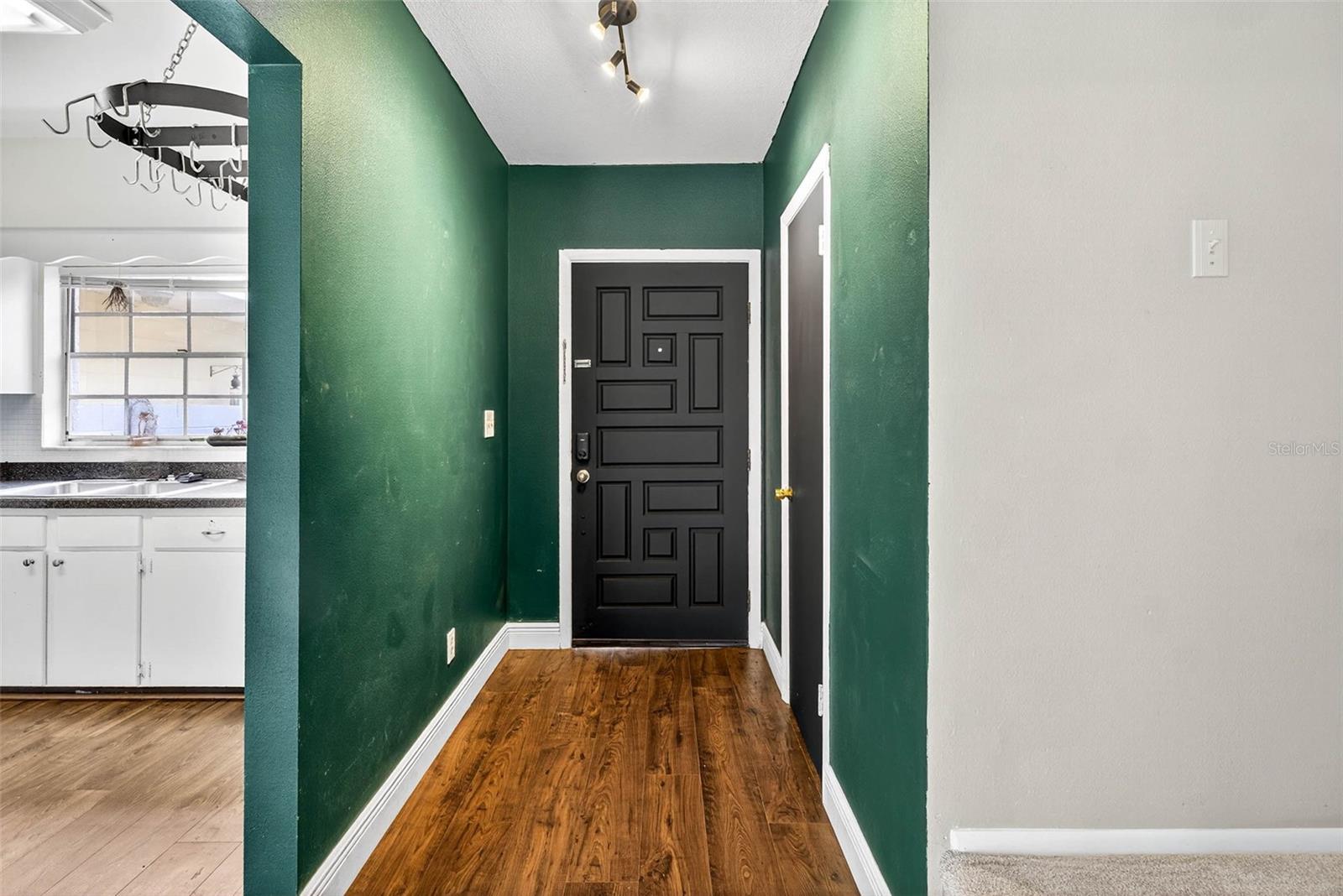 10008 OAK HILL DR, TEMPLE TERRACE, FL, 33617