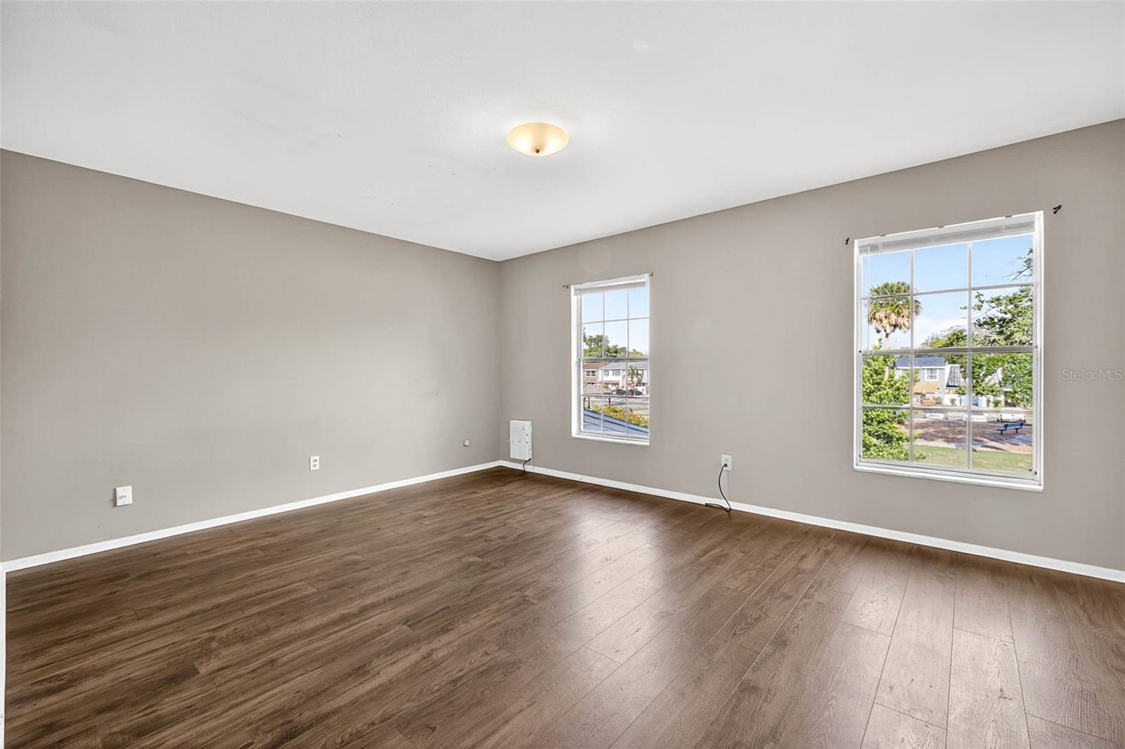 10008 OAK HILL DR, TEMPLE TERRACE, FL, 33617