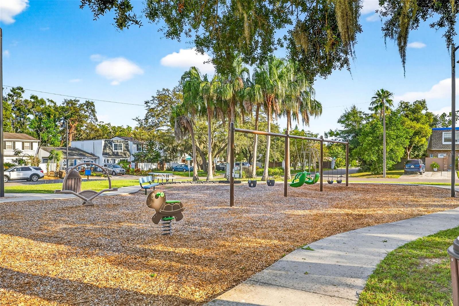 10008 OAK HILL DR, TEMPLE TERRACE, FL, 33617