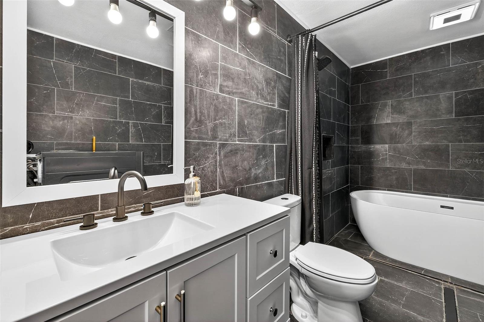 10008 OAK HILL DR, TEMPLE TERRACE, FL, 33617