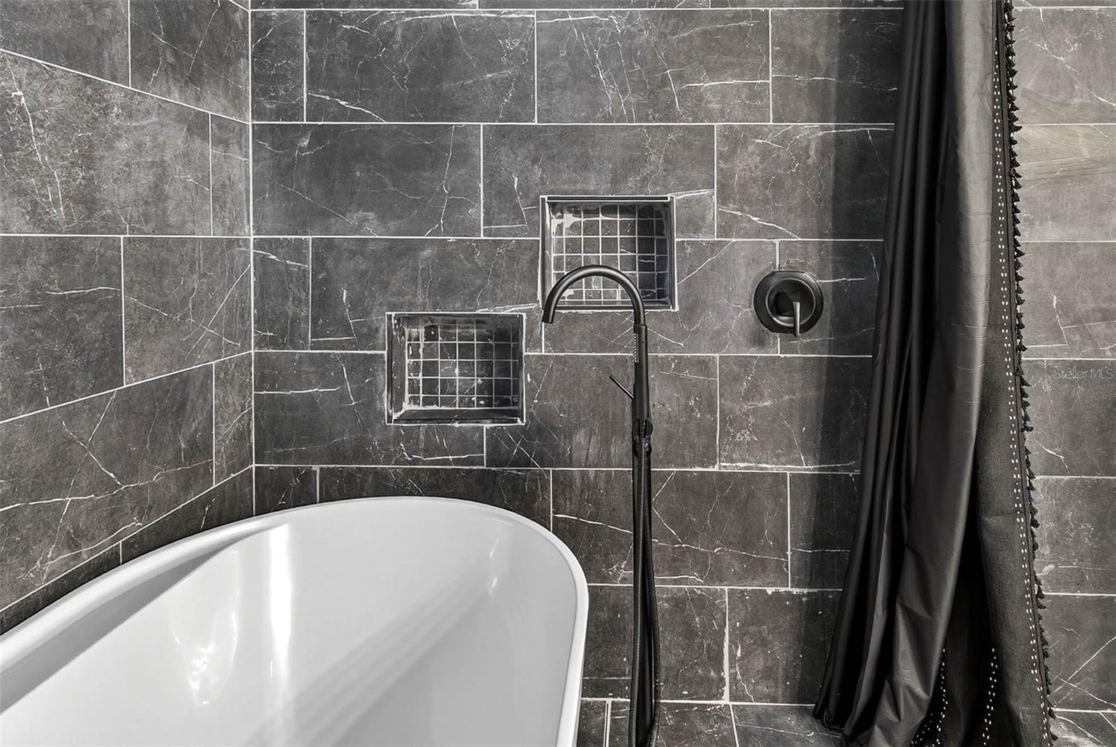 10008 OAK HILL DR, TEMPLE TERRACE, FL, 33617