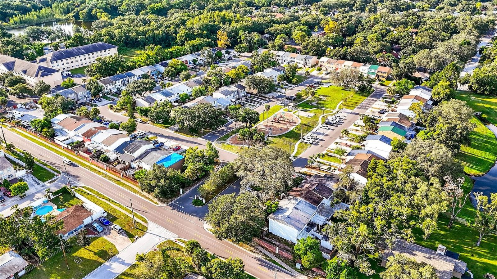 10008 OAK HILL DR, TEMPLE TERRACE, FL, 33617