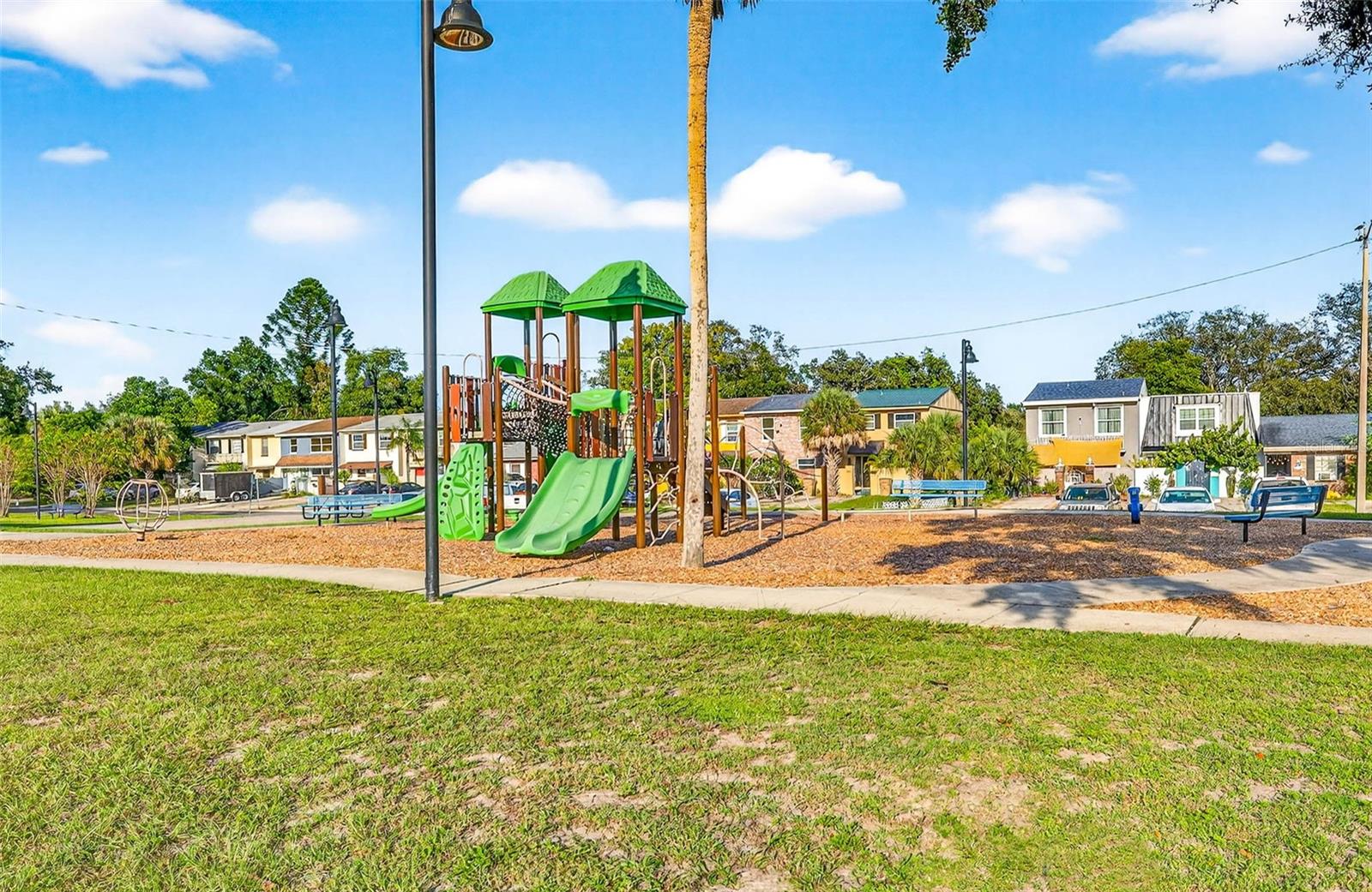 10008 OAK HILL DR, TEMPLE TERRACE, FL, 33617