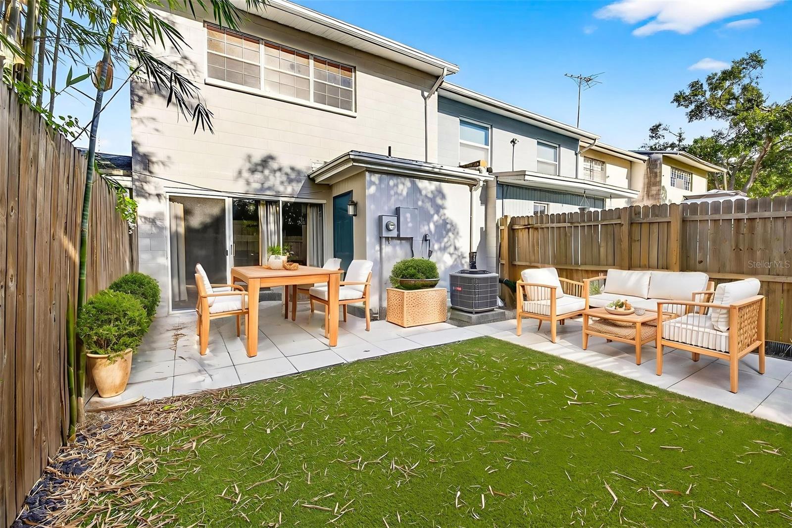 10008 OAK HILL DR, TEMPLE TERRACE, FL, 33617