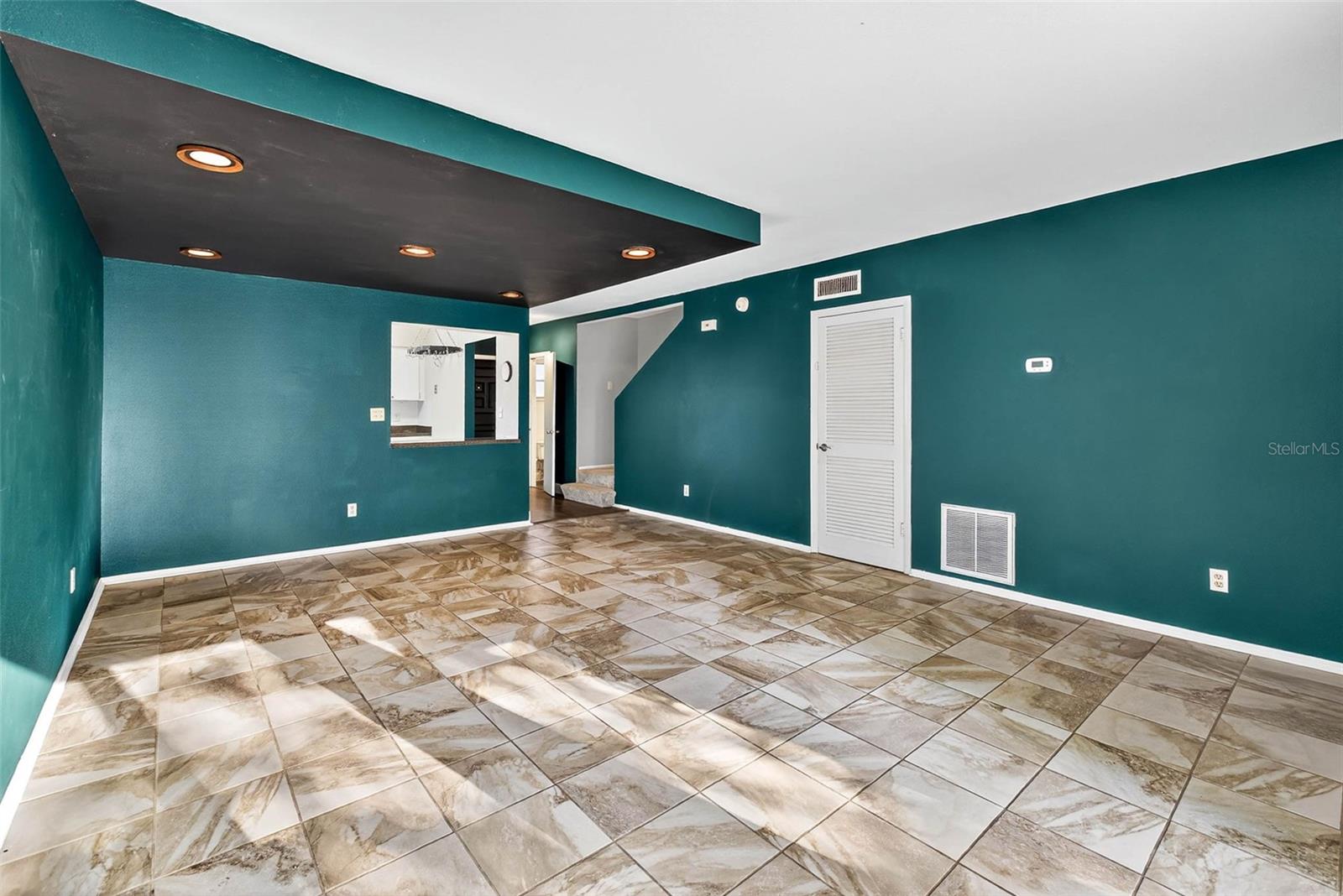 10008 OAK HILL DR, TEMPLE TERRACE, FL, 33617