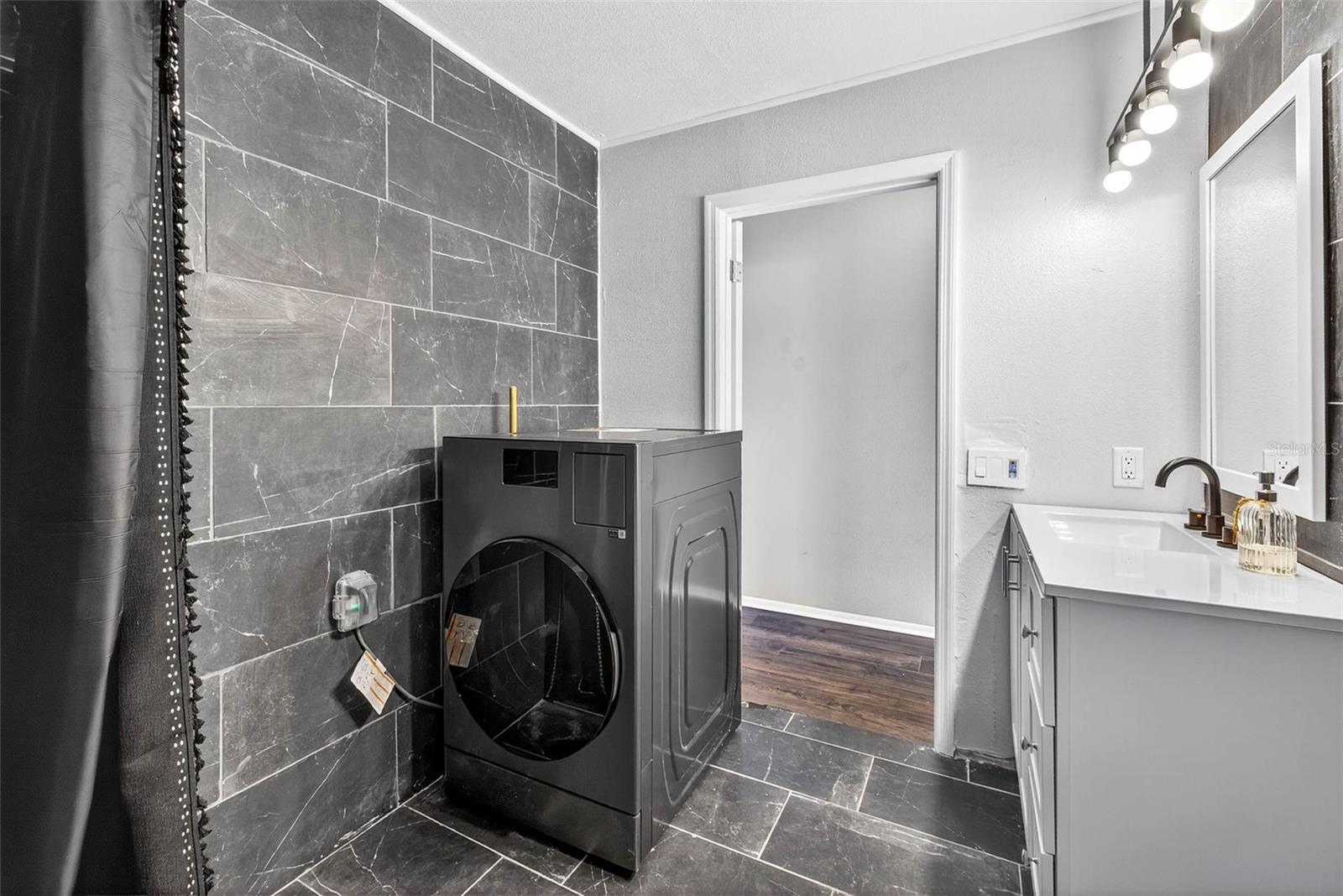 10008 OAK HILL DR, TEMPLE TERRACE, FL, 33617