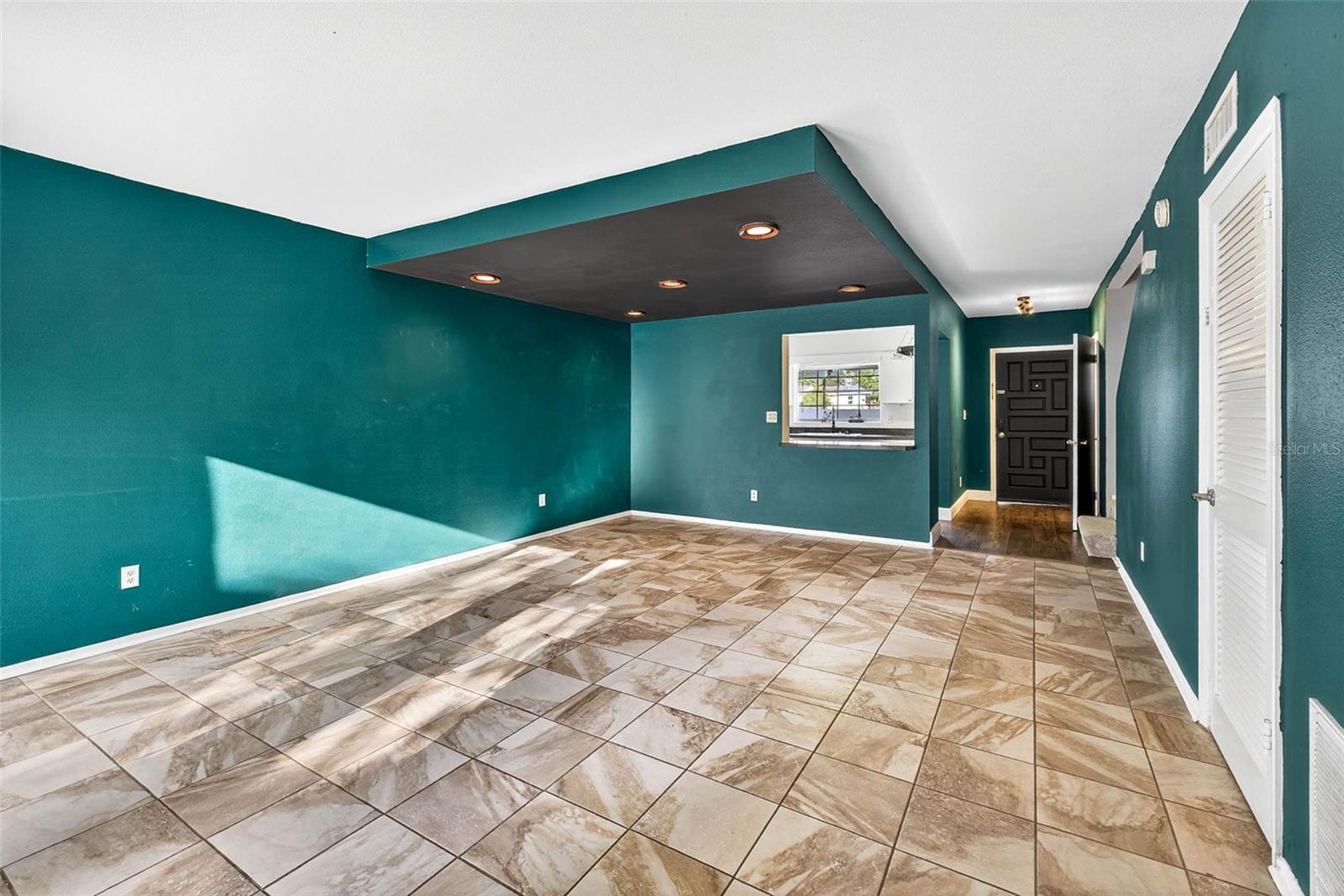 10008 OAK HILL DR, TEMPLE TERRACE, FL, 33617