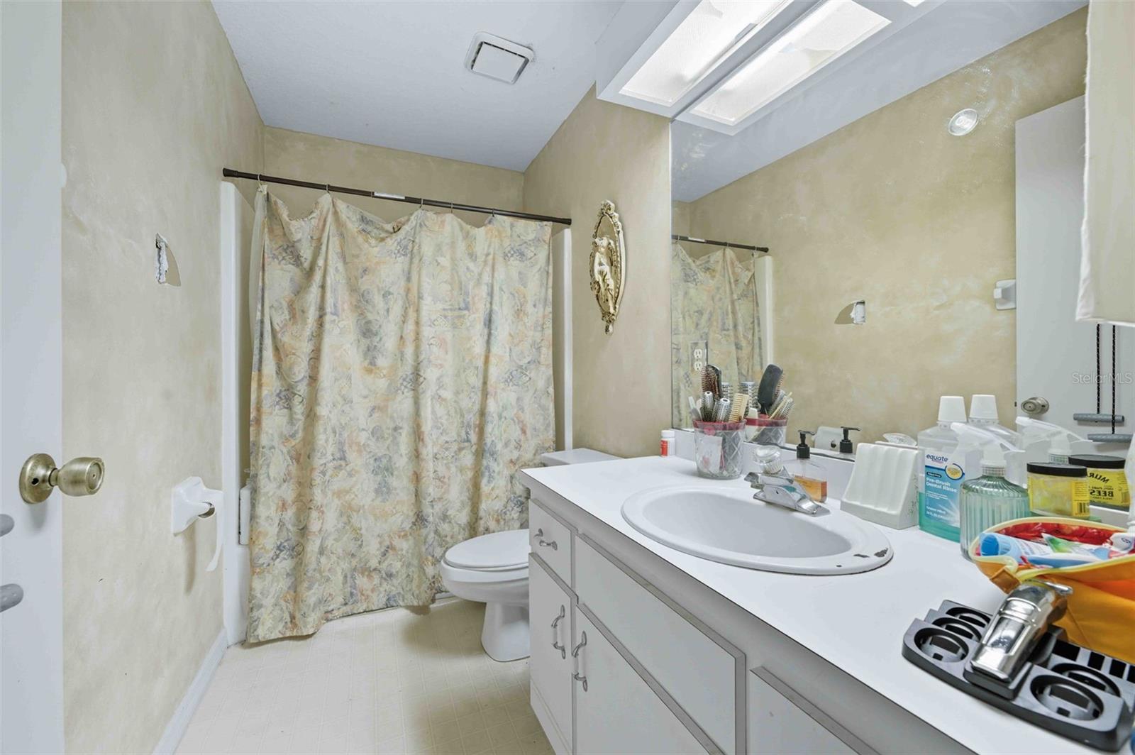 TB8430610 Property Photo
