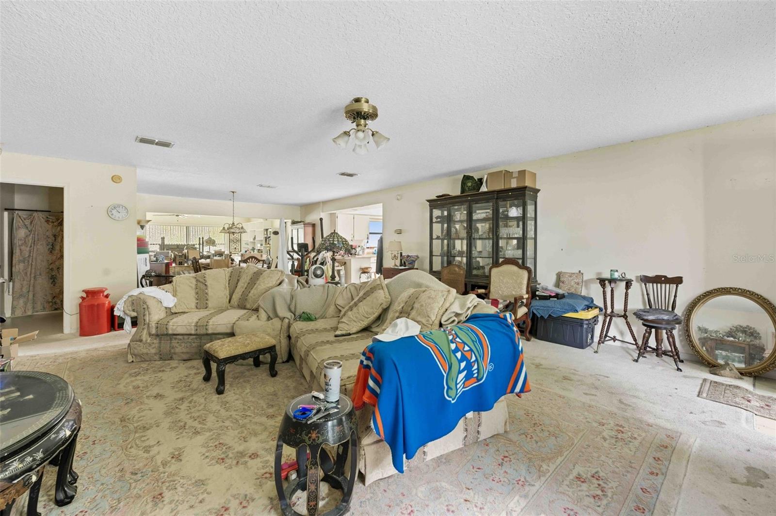 TB8430610 Property Photo