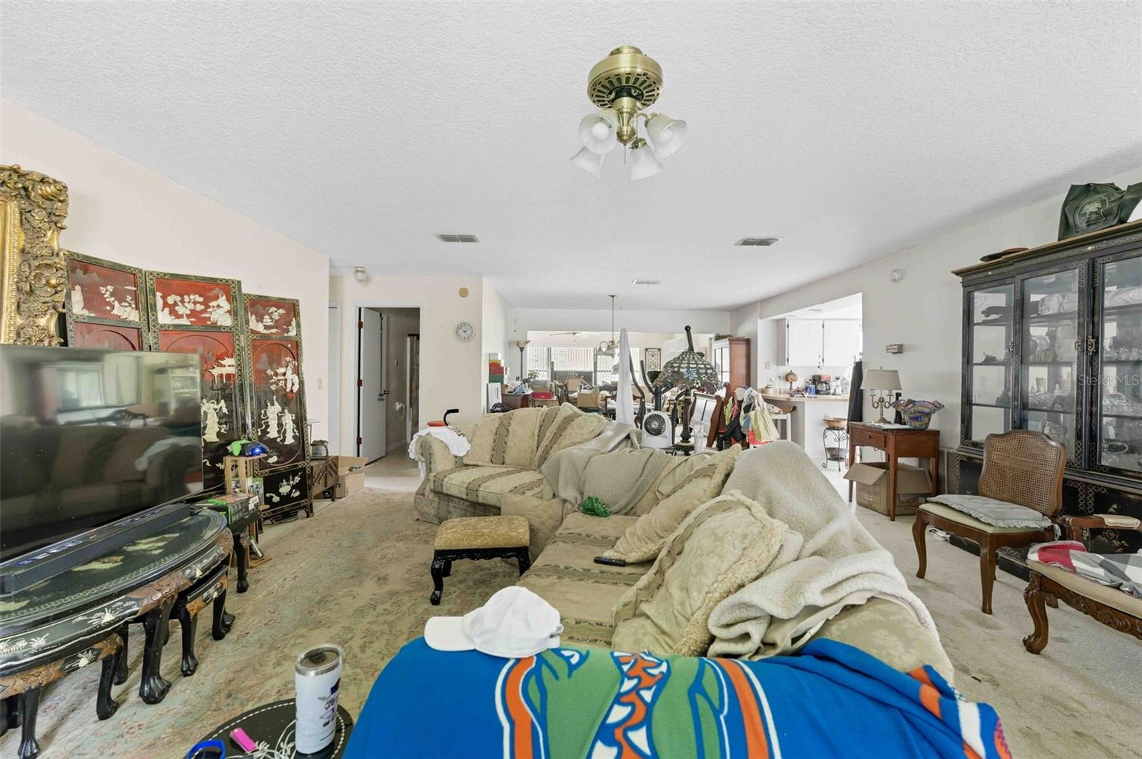 TB8430610 Property Photo
