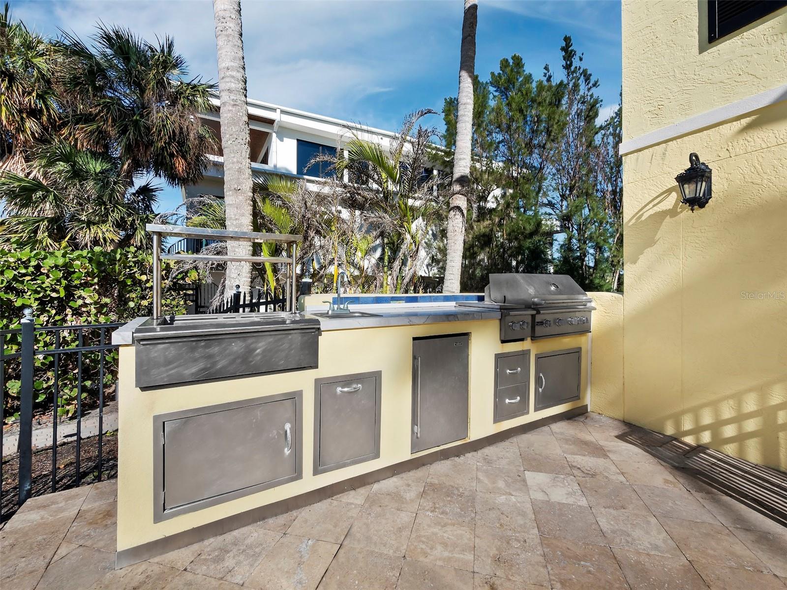 A4665992 Property Photo