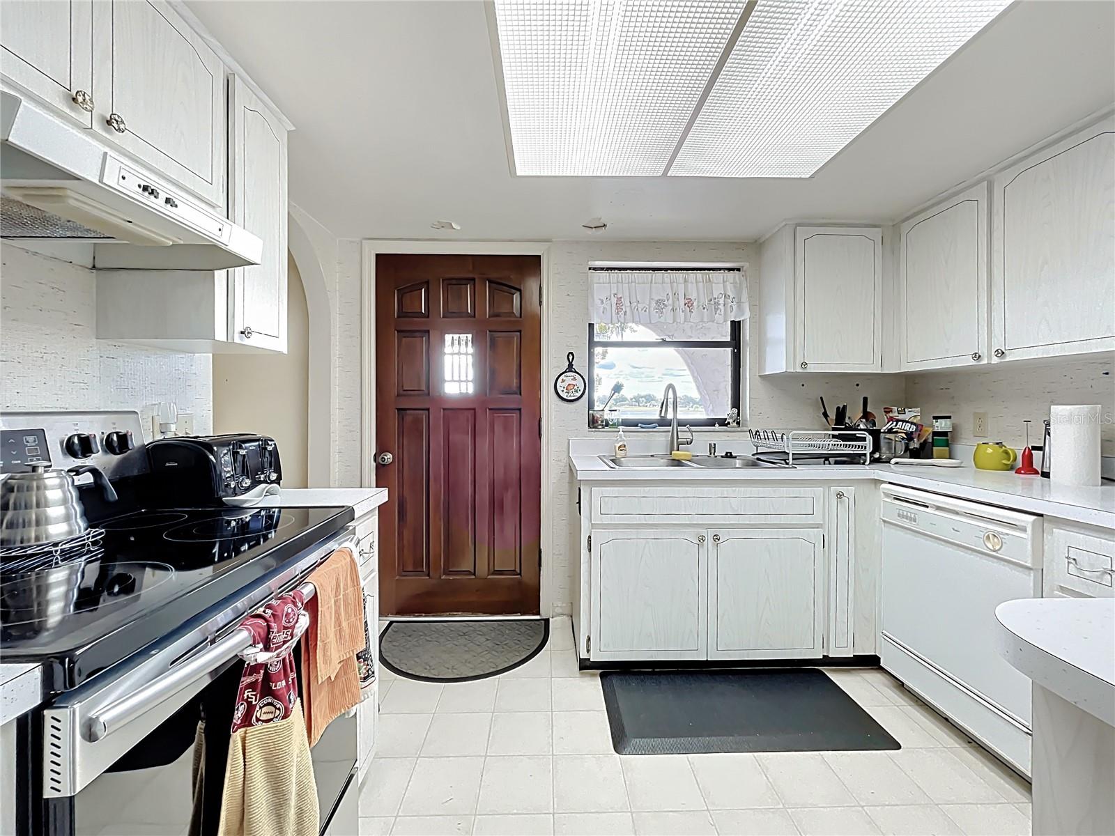 16635 COUNTY ROAD 450, UMATILLA, FL, 32784