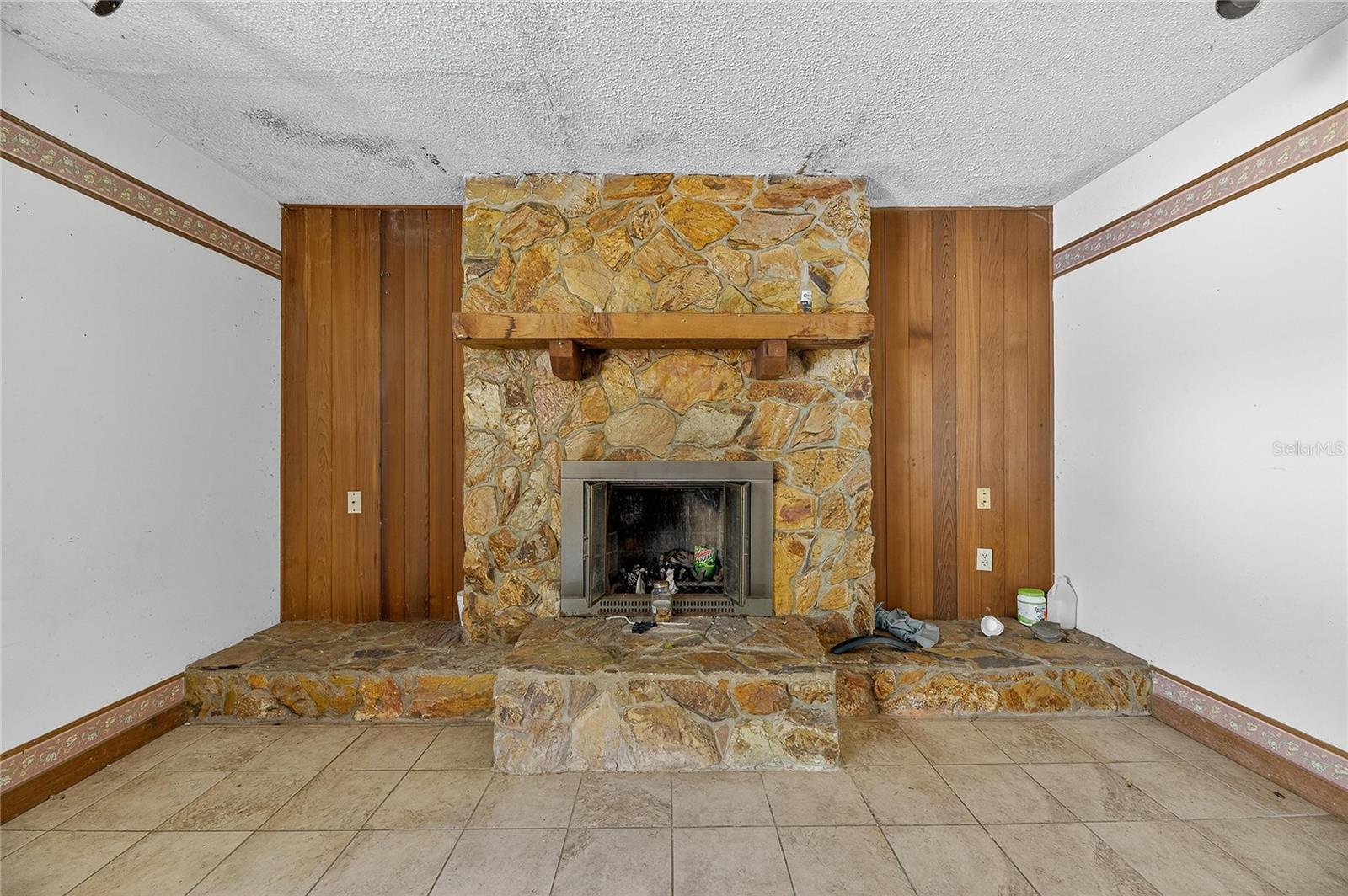 311 S WEBB RD, PLANT CITY, FL, 33566