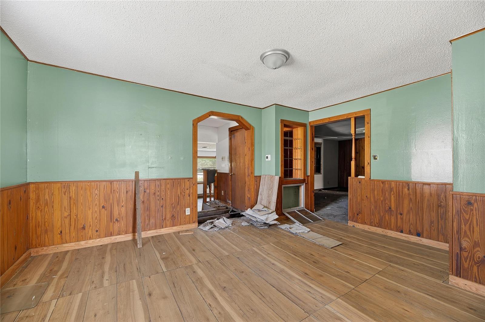 311 S WEBB RD, PLANT CITY, FL, 33566