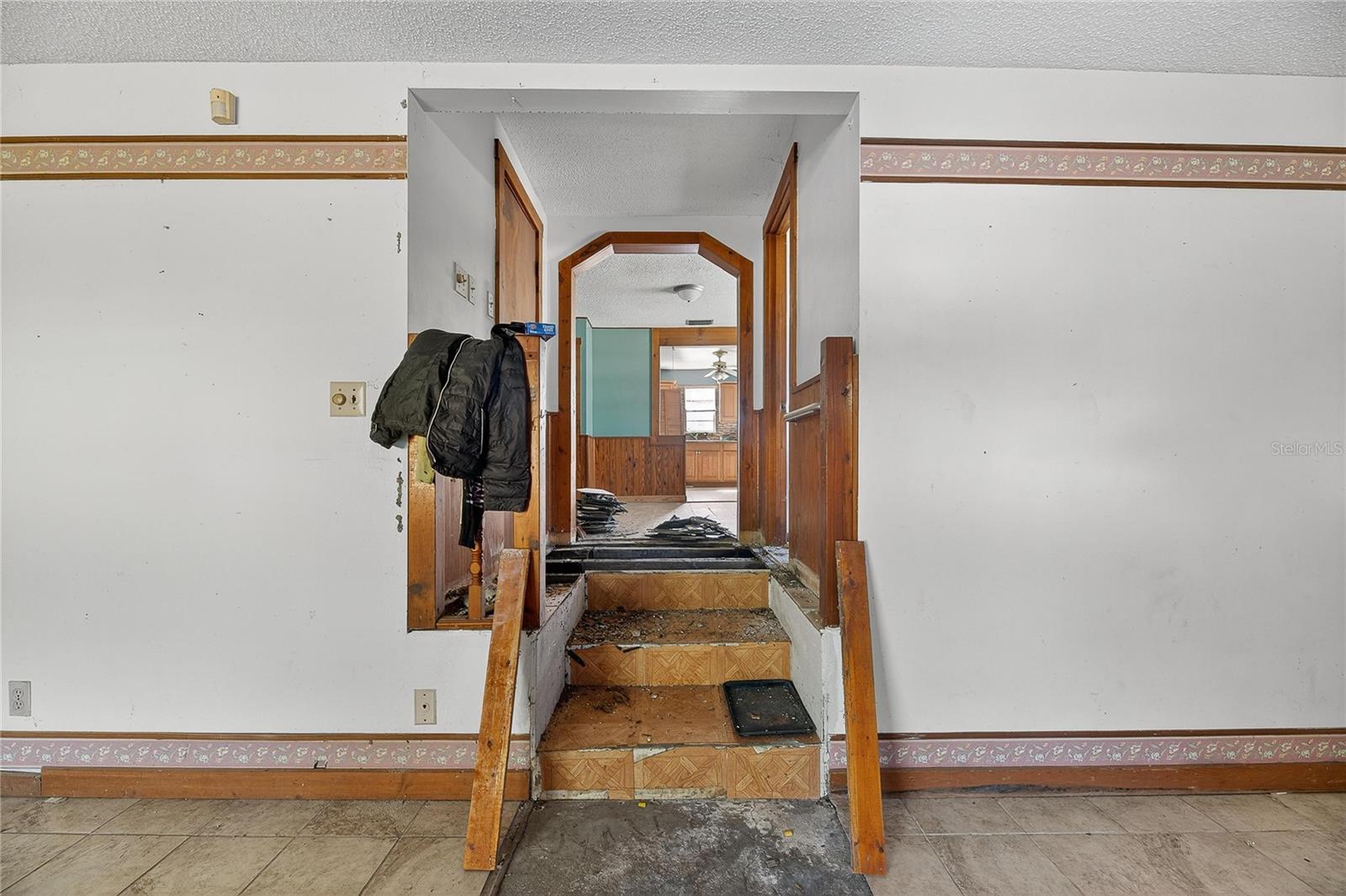 311 S WEBB RD, PLANT CITY, FL, 33566