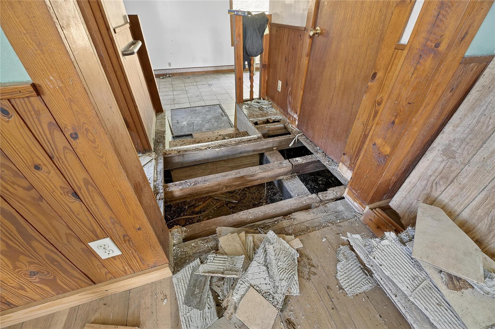 311 S WEBB RD, PLANT CITY, FL, 33566