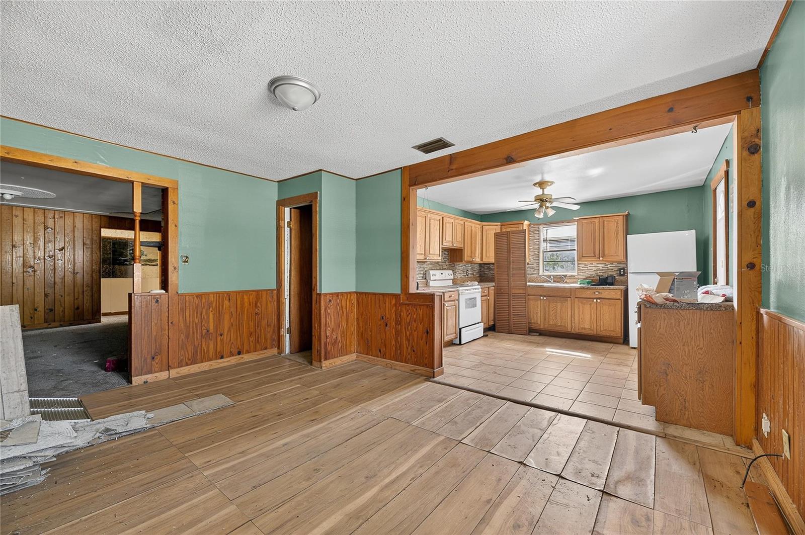 311 S WEBB RD, PLANT CITY, FL, 33566