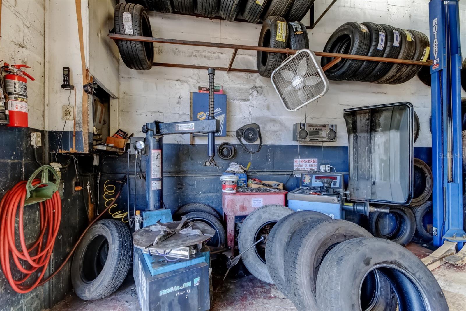 1941 S PINELLAS AVE, TARPON SPRINGS, FL, 34689