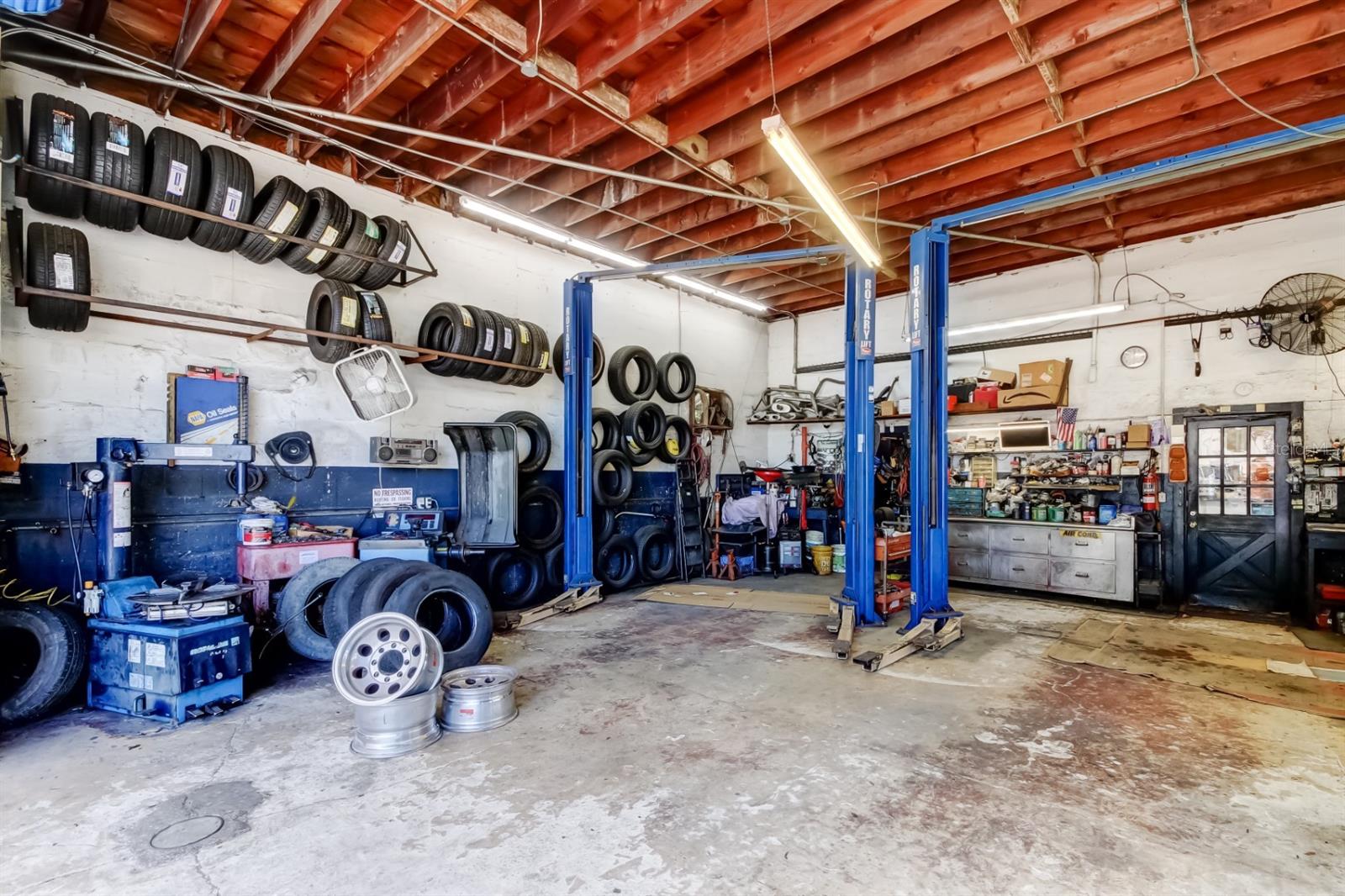 1941 S PINELLAS AVE, TARPON SPRINGS, FL, 34689