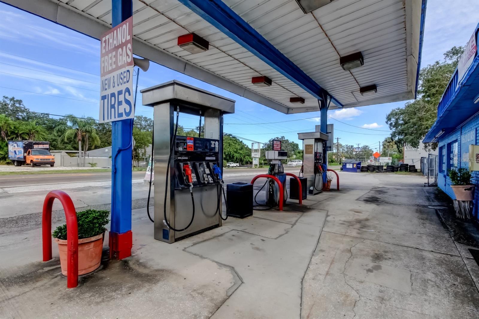 1941 S PINELLAS AVE, TARPON SPRINGS, FL, 34689