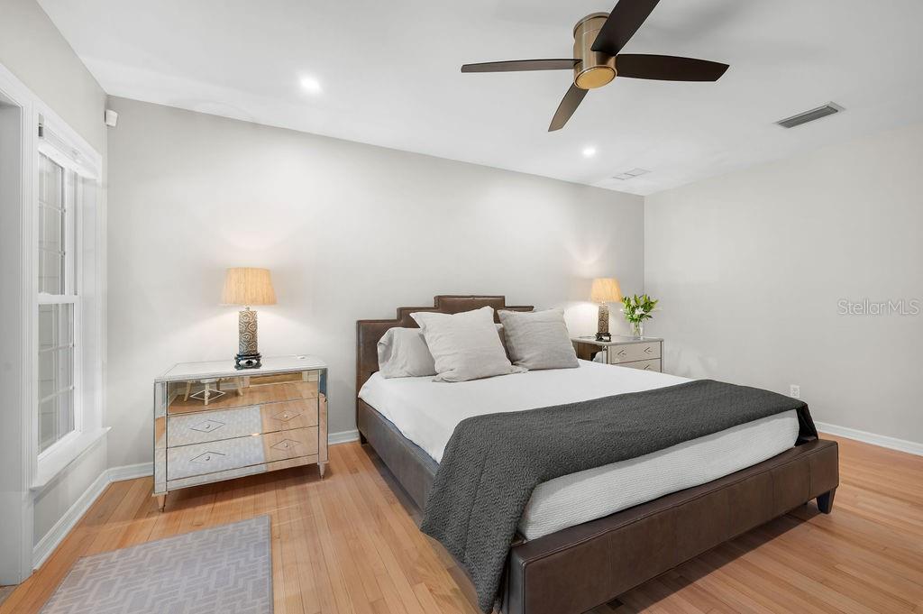 1585 SOUTH DR, SARASOTA, FL, 34239