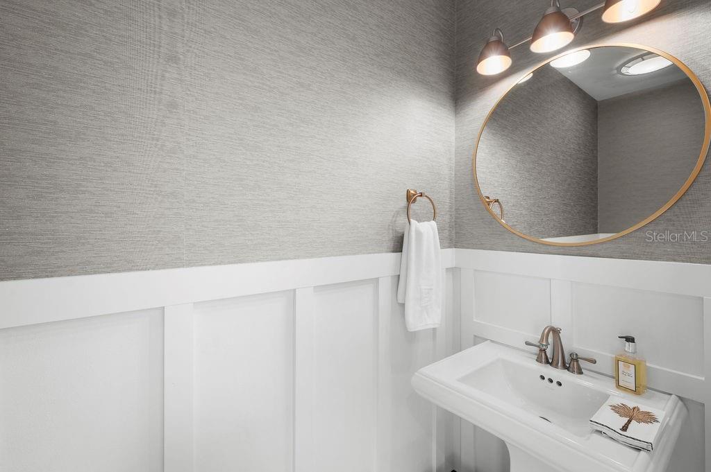 1585 SOUTH DR, SARASOTA, FL, 34239