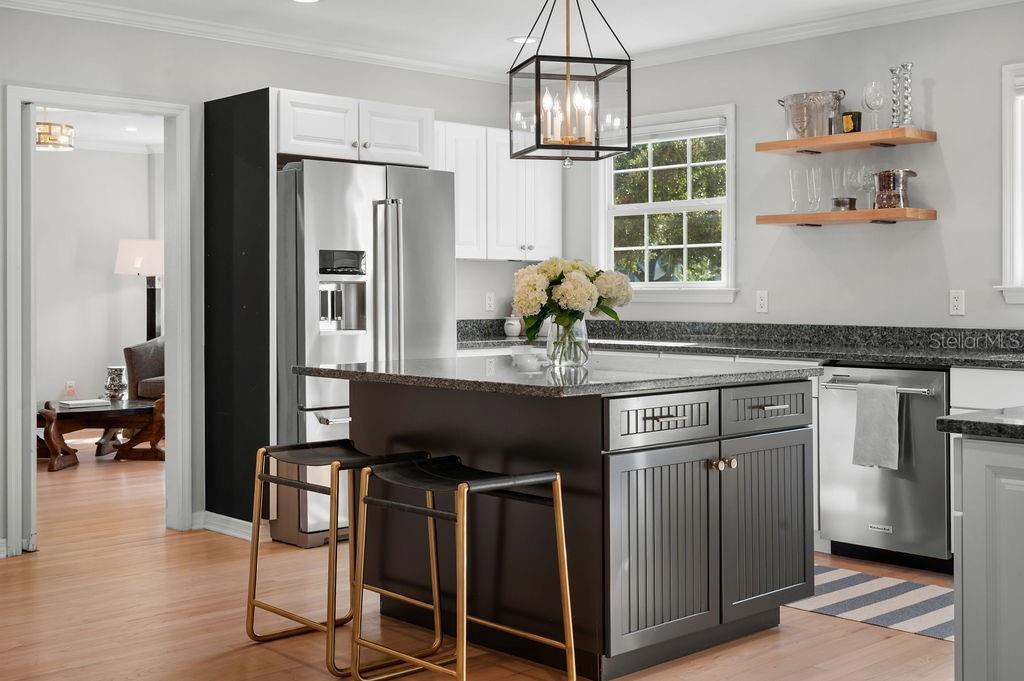 1585 SOUTH DR, SARASOTA, FL, 34239