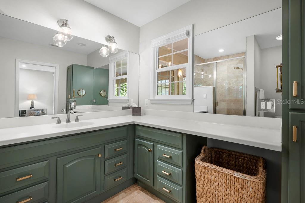 1585 SOUTH DR, SARASOTA, FL, 34239