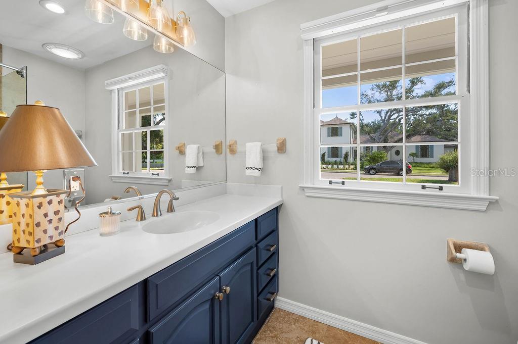 1585 SOUTH DR, SARASOTA, FL, 34239