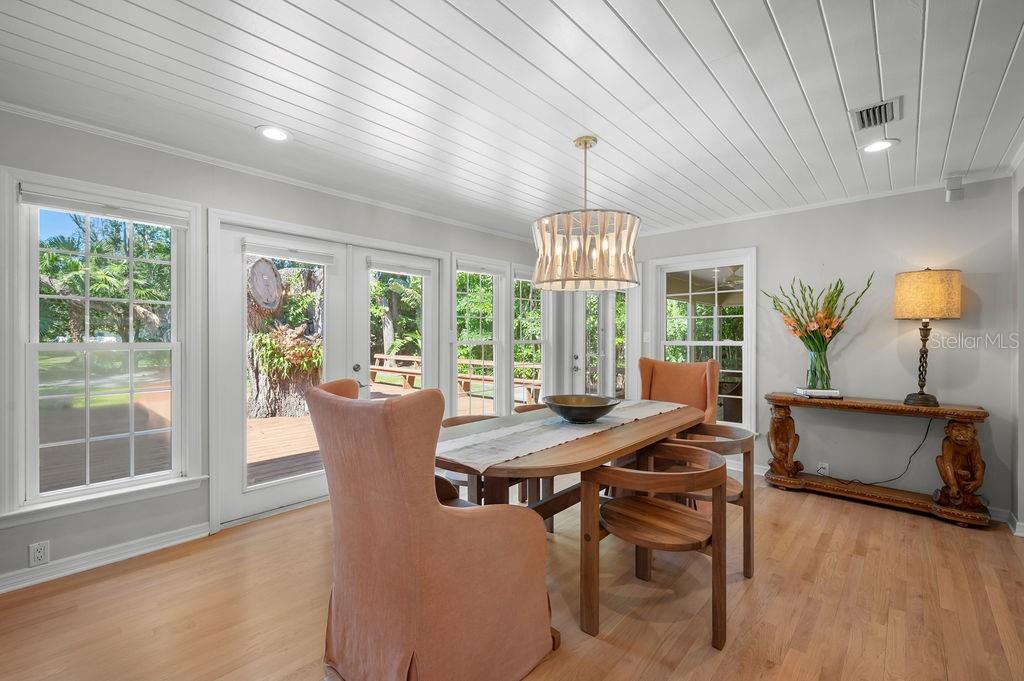 1585 SOUTH DR, SARASOTA, FL, 34239