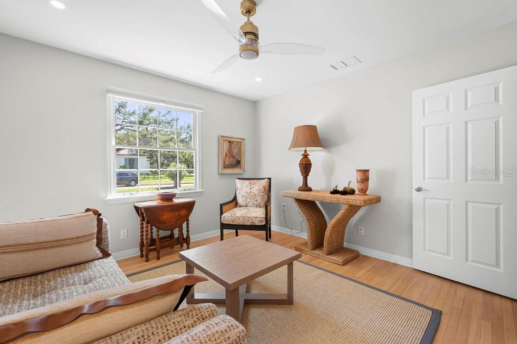 1585 SOUTH DR, SARASOTA, FL, 34239