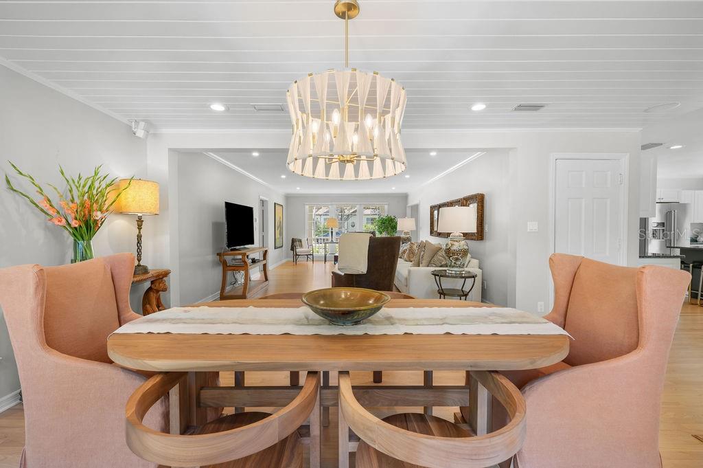 1585 SOUTH DR, SARASOTA, FL, 34239