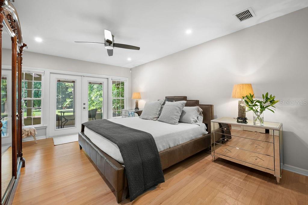 1585 SOUTH DR, SARASOTA, FL, 34239