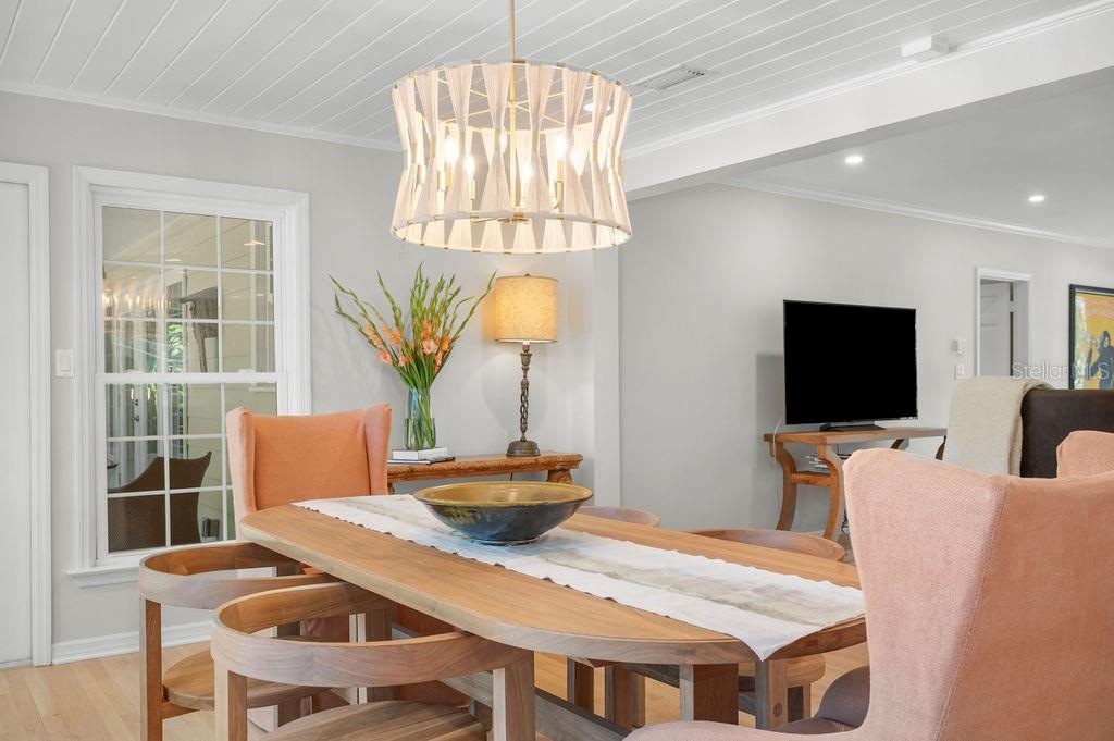 1585 SOUTH DR, SARASOTA, FL, 34239