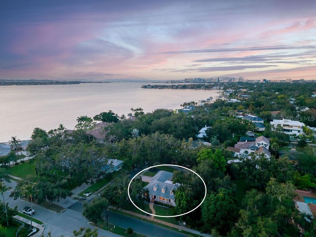 1585 SOUTH DR, SARASOTA, FL, 34239