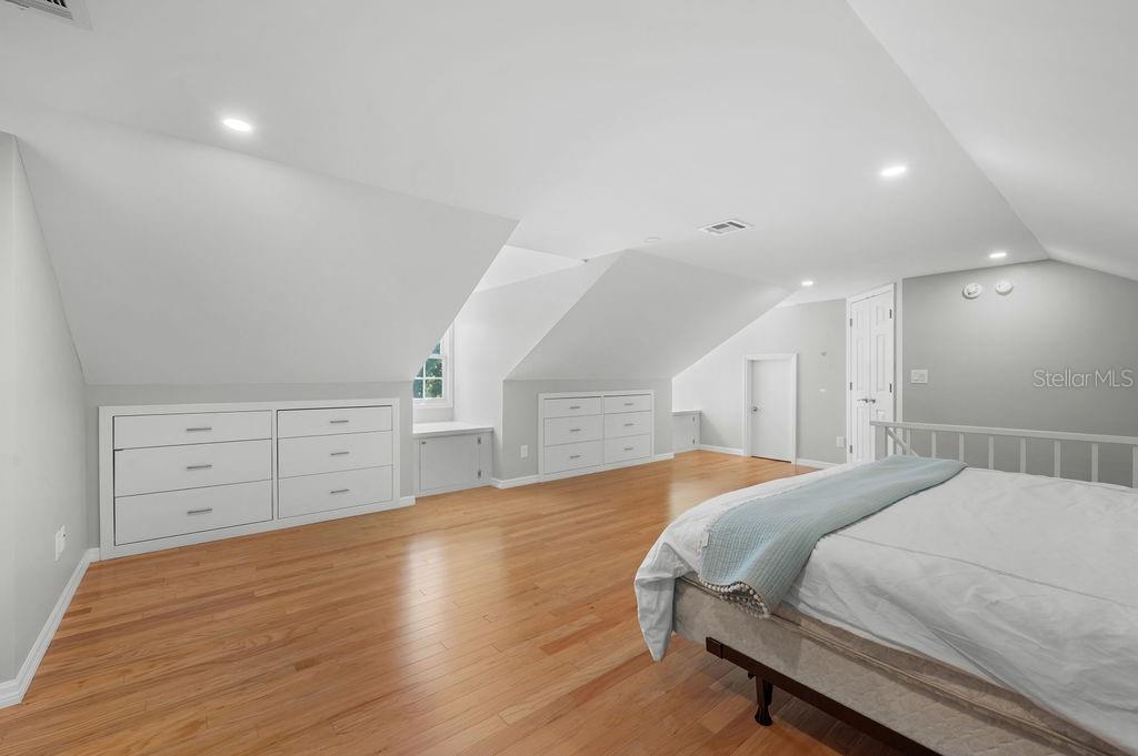 1585 SOUTH DR, SARASOTA, FL, 34239